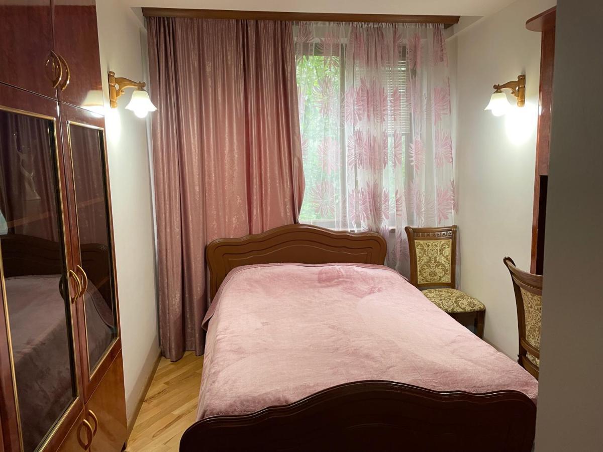 Apartment In City Center 耶烈万 外观 照片