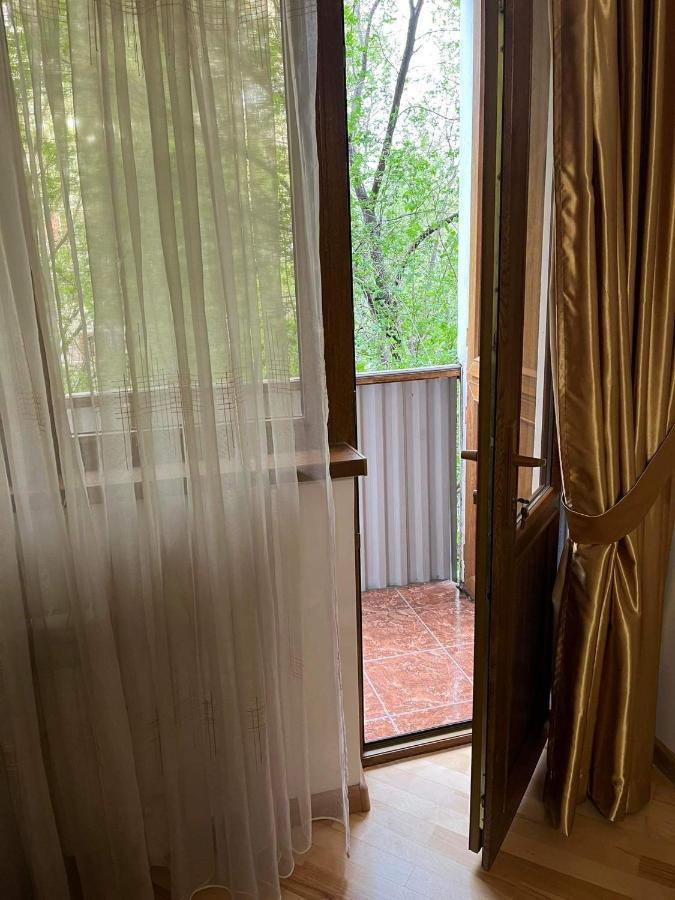 Apartment In City Center 耶烈万 外观 照片