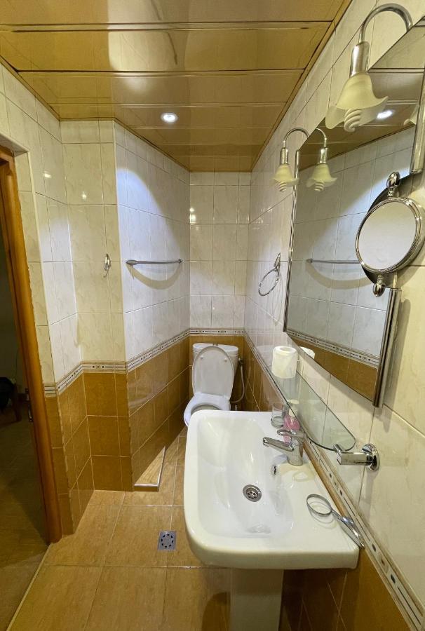 Apartment In City Center 耶烈万 外观 照片